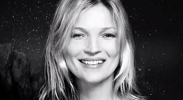 Мода, мечты и сюрреализм: Кейт Мосс в видеорекламе Stella McCartney Мода, мечты и сюрреализм: Кейт Мосс в видеорекламе Stella McCartney