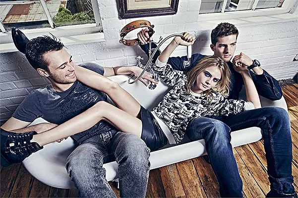 Кара Дельвинь в рекламной кампании Pepe Jeans