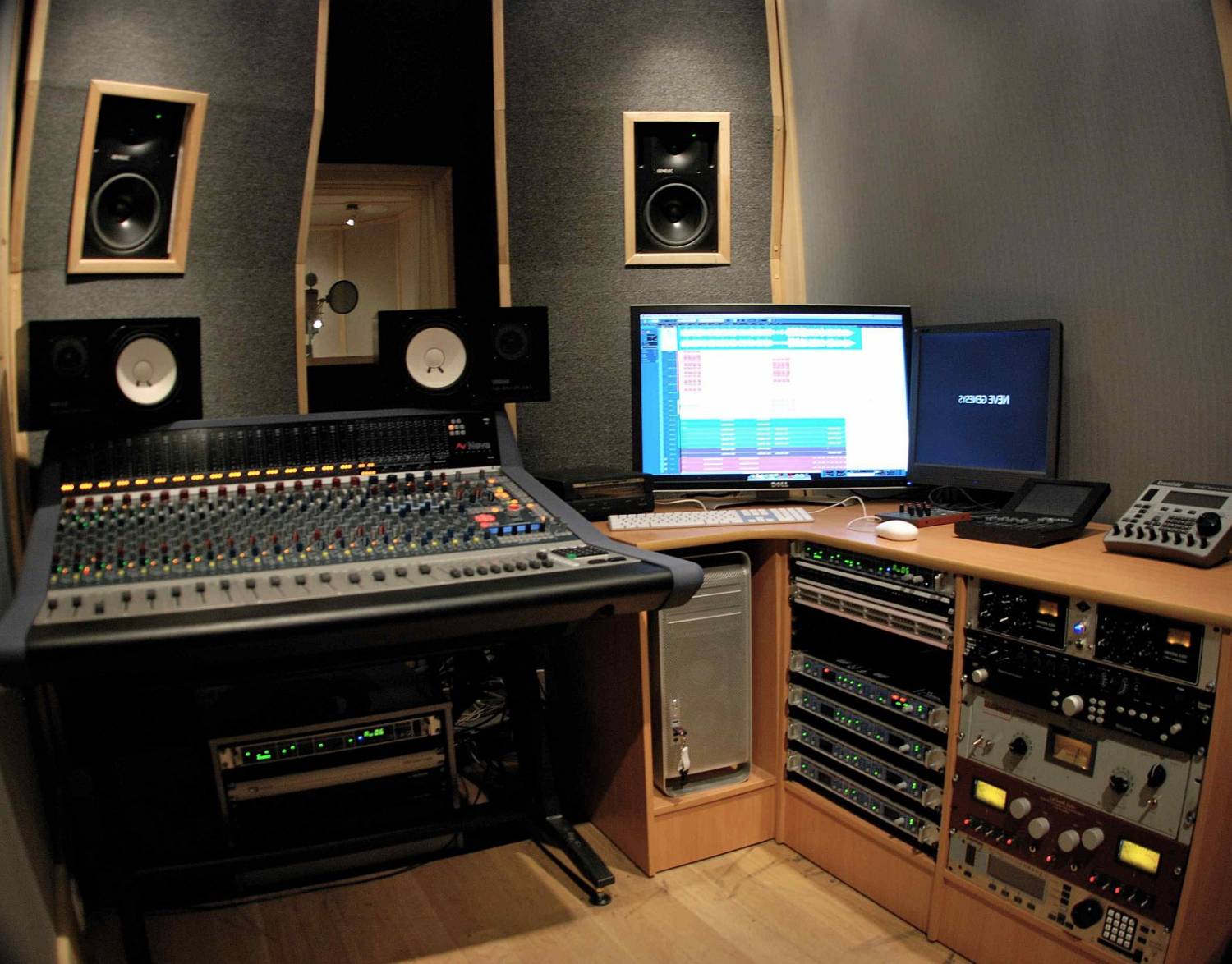 В музыкальных школах и училищах появятся студии звукозаписи