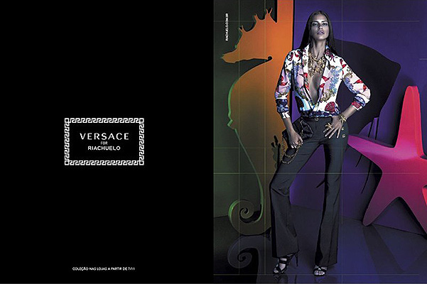 Адриана Лима в рекламной кампании Versace для Riachuelo
