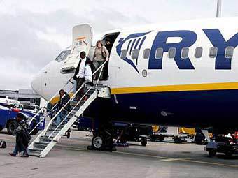 Британцы запретили рекламу Ryanair с девушкой в бикини