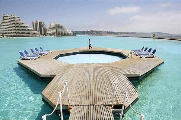Самый большой в мире плавательный бассейн