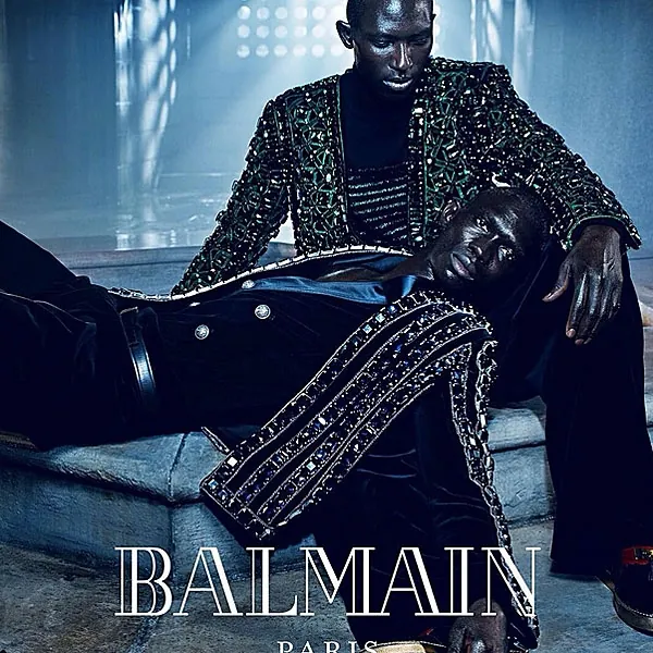 Кайли и Кендалл Дженнер в рекламной кампании Balmain Кайли и Кендалл Дженнер в рекламной кампании Balmain