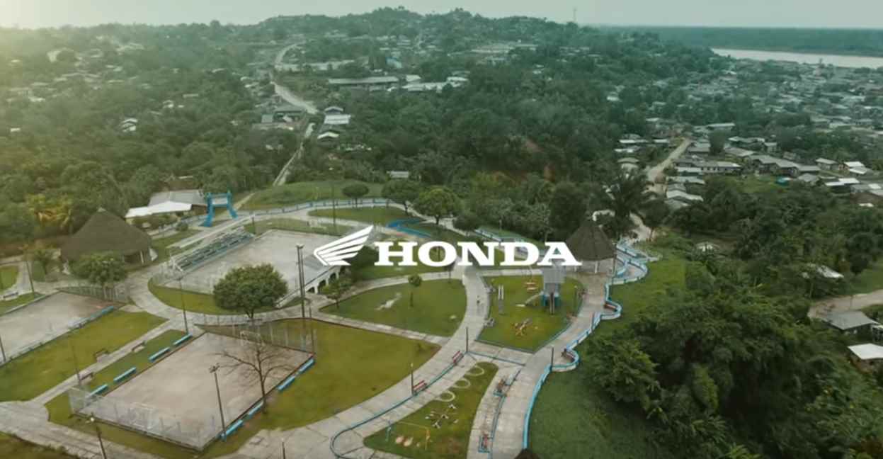 Мотоциклисты спасли ребенка в новой рекламе Honda