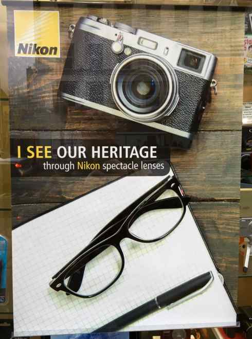 Nikon в собственной рекламе по ошибке использовал камеру конкурента