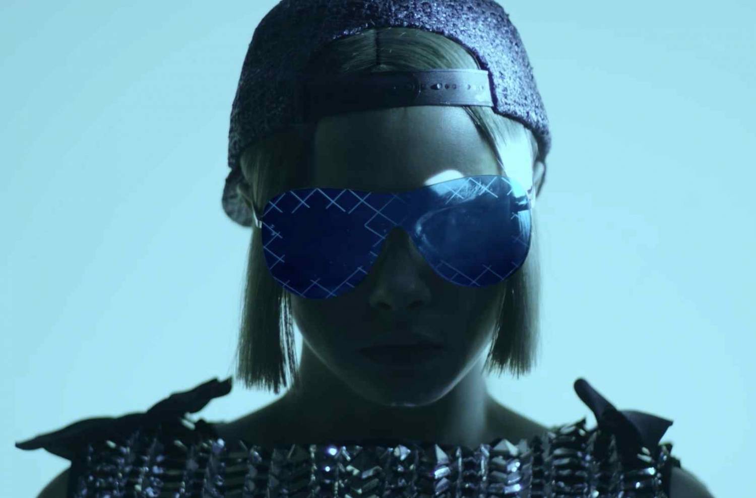 Кара Делевинь снялась в рекламной кампании Chanel Eyewear