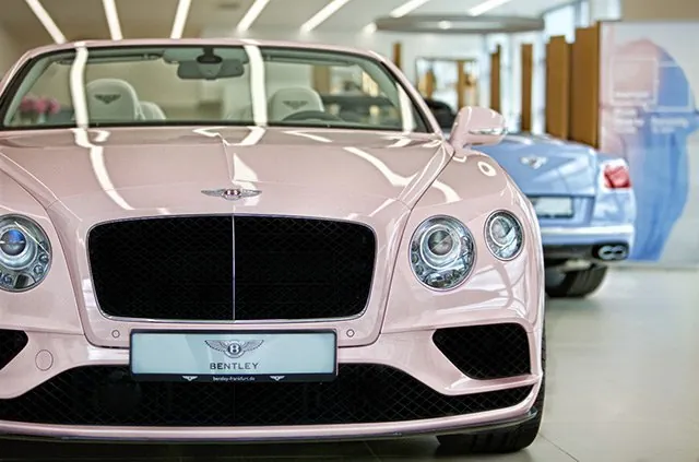 Bentley объединились с Pantone Bentley объединились с Pantone