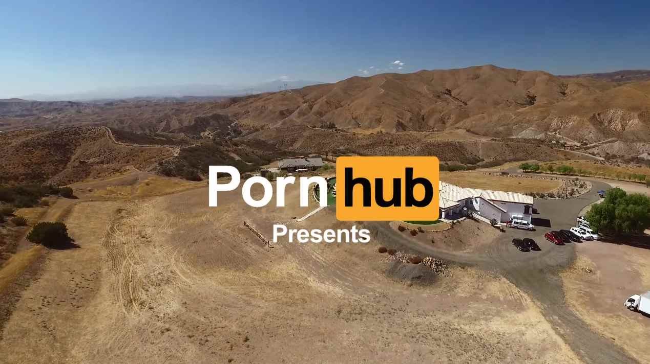 Pornhub устроил свои американские горки в рекламе