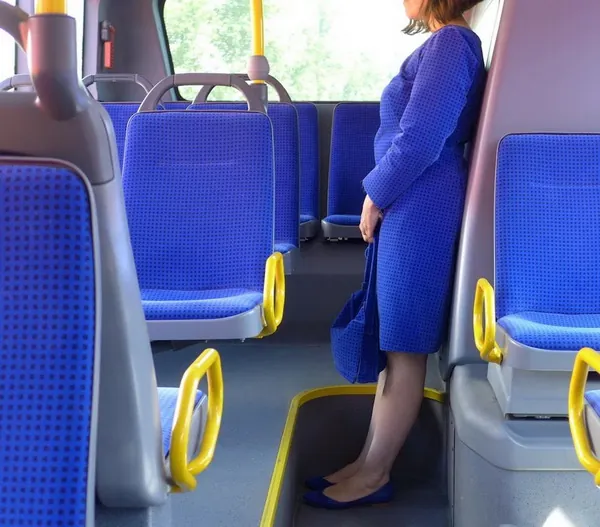 Фотопроект BusTour исследует уродливую природу обивочной ткани