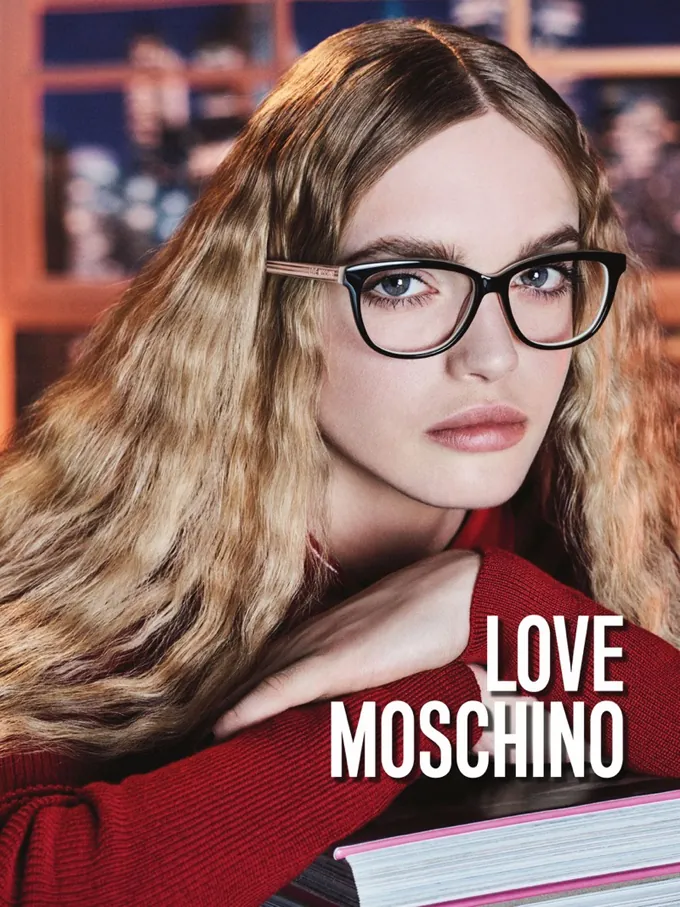 Элла Уэнстром и Виктор Найландер в рекламной кампании Love Moschino Элла Уэнстром и Виктор Найландер в рекламной кампании Love Moschino