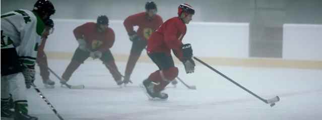 Кими Райкконен сыграл в хоккей в рекламе Ferrari