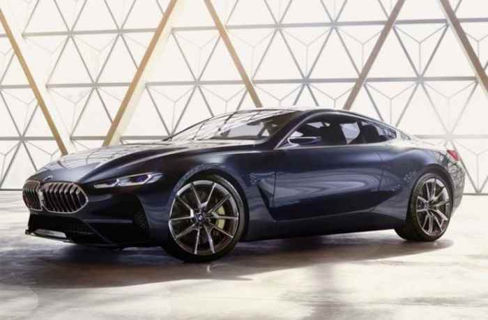 BMW показал новый концепт с квадратным рулем