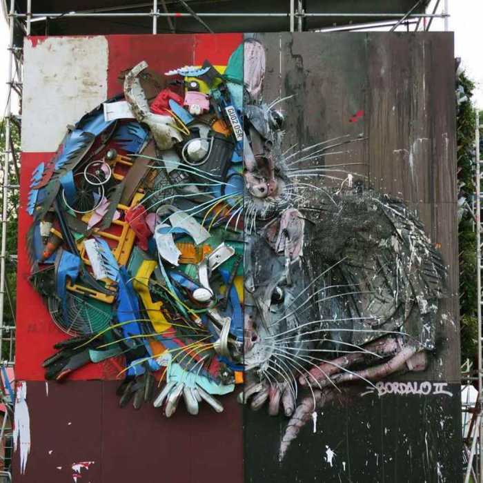 Художник создает скульптуры животных из мусора