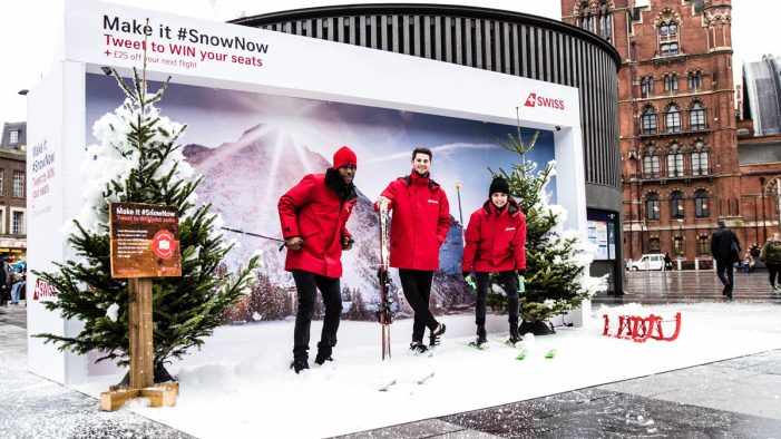 Swiss Airlines установили в Лондоне билборд, способный устраивать снегопад