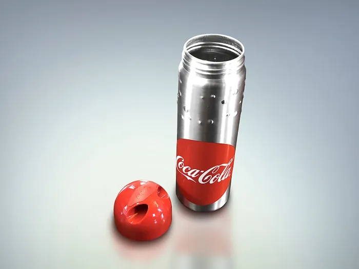 В Италии создали металлическую бутылку Coca-Cola