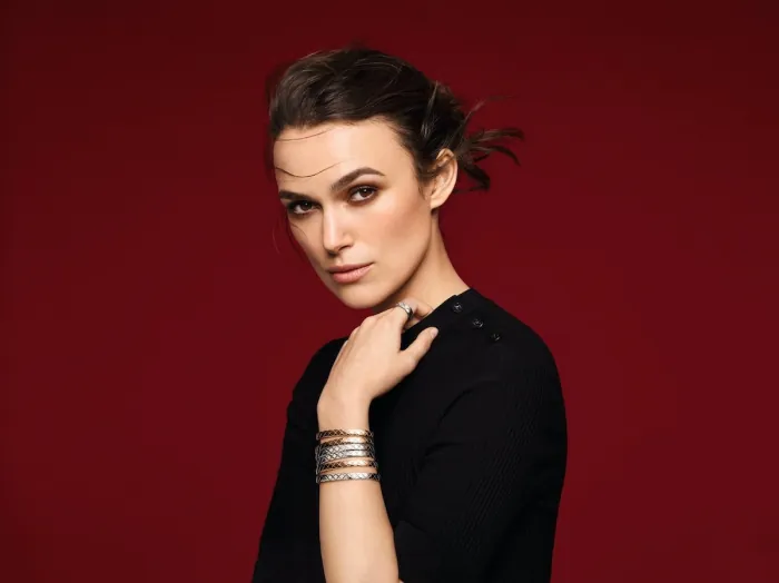 Кира Найтли примерила кольца в рекламе Chanel
