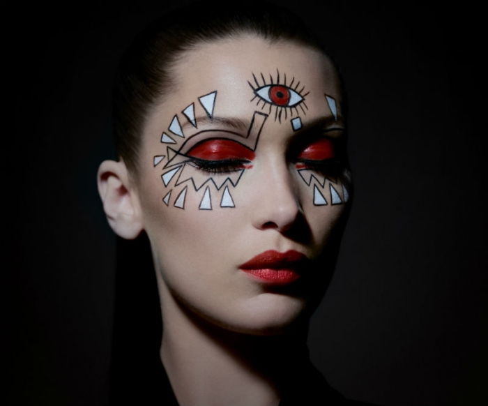 Белла Хадид представила макияж для Хэллоуина в рекламе Dior