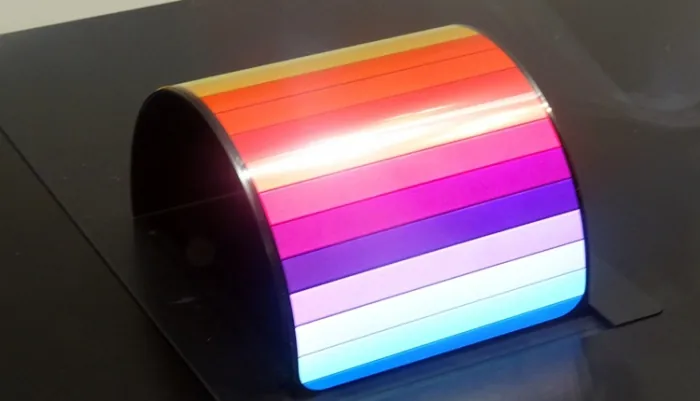 Sharp представила гибкие OLED-дисплеи Sharp представила гибкие OLED-дисплеи