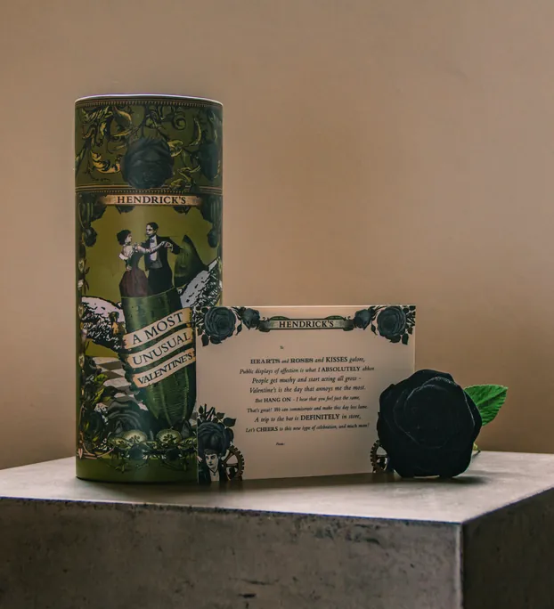 Джин Hendrick’s приготовил букеты из огурцов на День Валентина. Джин Hendrick’s приготовил букеты из огурцов на День Валентина.