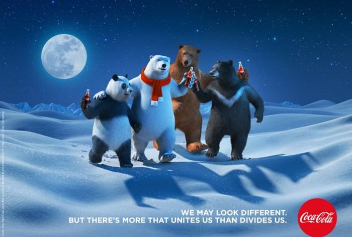 В новой рекламе Coca-Cola к белому медведю присоединились мишки с других континентов