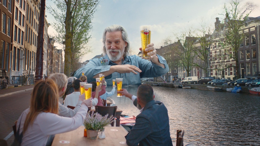 Джефф Бриджес стал мостом в рекламе Amstel