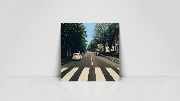 Volkswagen «перепарковал» автомобиль на знаменитой обложке альбома Beatles