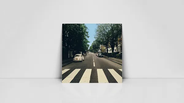 Volkswagen «перепарковал» автомобиль на знаменитой обложке альбома Beatles Volkswagen «перепарковал» автомобиль на знаменитой обложке альбома Beatles