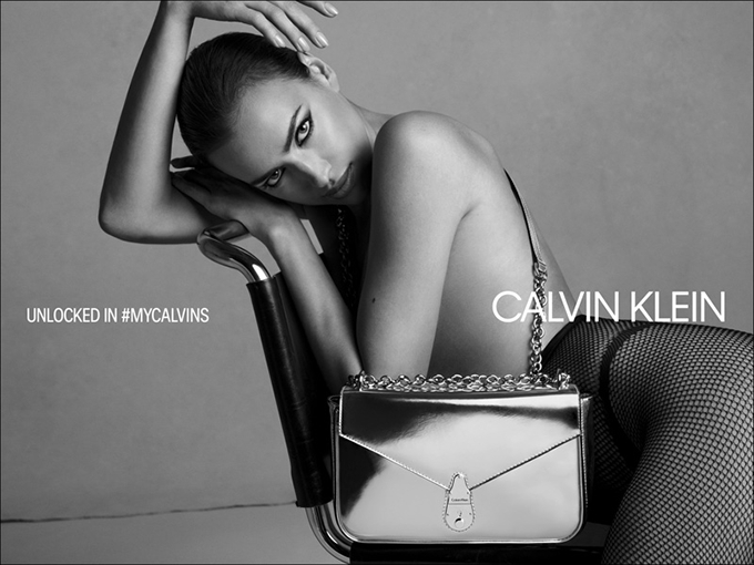 Ирина Шейк обнажилась для рекламы сумок Calvin Klein