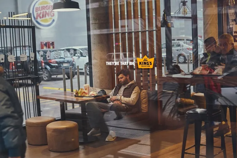 Новыми героями рекламы Burger King стали люди в пищевой коме