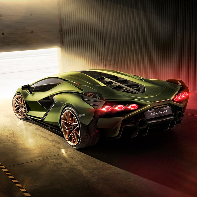 Lamborghini выпустили свой самый быстрый суперкар