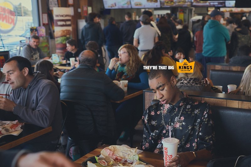 Новыми героями рекламы Burger King стали люди в пищевой коме