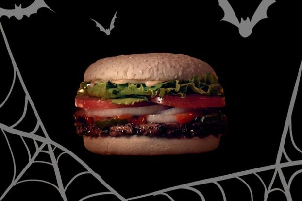 Burger King устроил спиритическую дегустацию новинки в честь Хэллоуина