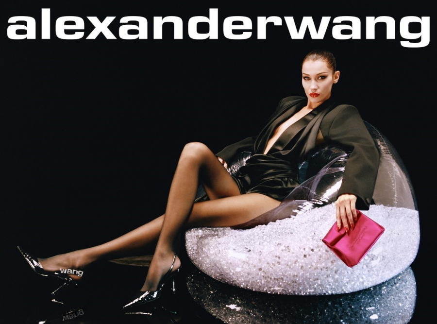 Белла Хадид в образе статуи Свободы снялась в рекламе Alexander Wang