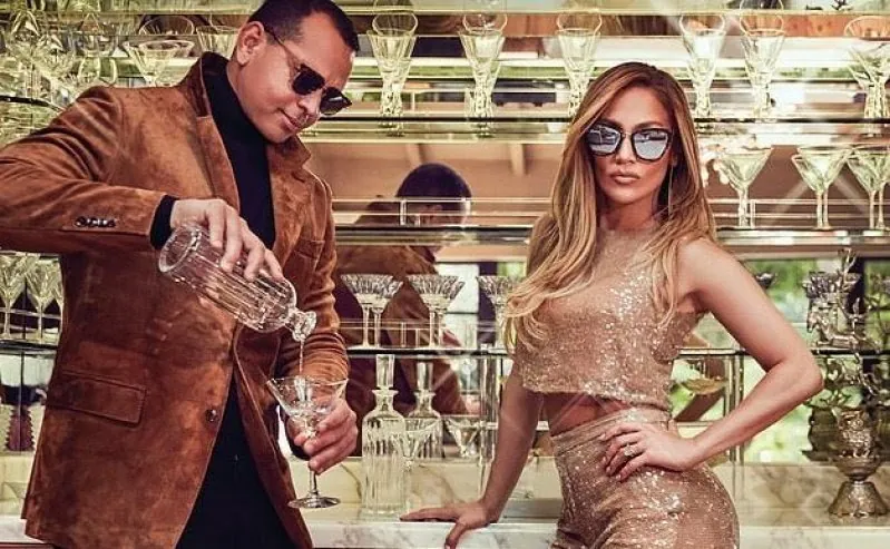 Дженнифер Лопес снялась с женихом в рекламе солнцезащитных очков