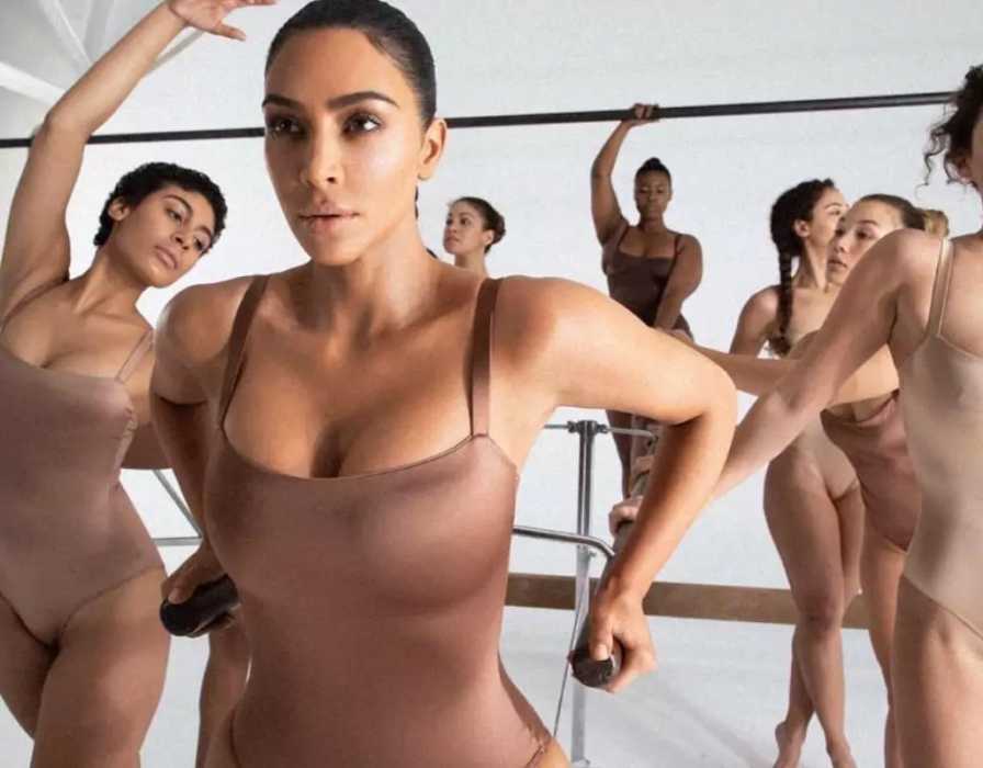 Ким Кардашьян выбрала полных моделей для рекламы своего бренда Skims