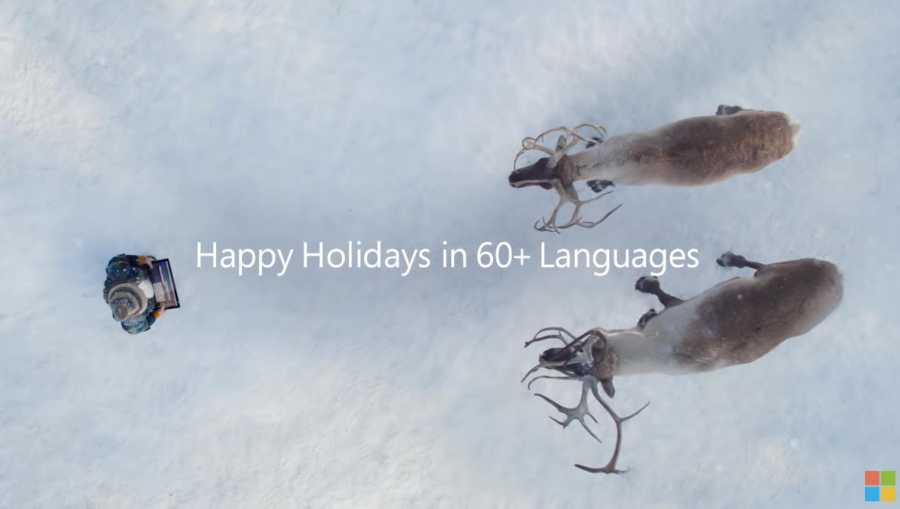 Девочка пытается общаться с оленями в рождественском ролике Microsoft