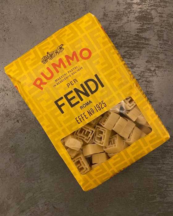Fendi выпустил макароны в виде логотипа бренда