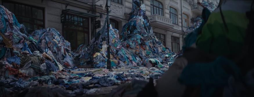 Vanish показал тонны отходов одежды