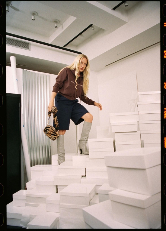 Хлоя Севиньи снялась в новой рекламной кампании Marc Jacobs
