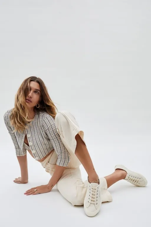 Хейли Бибер снялась в новой кампании бренда Superga