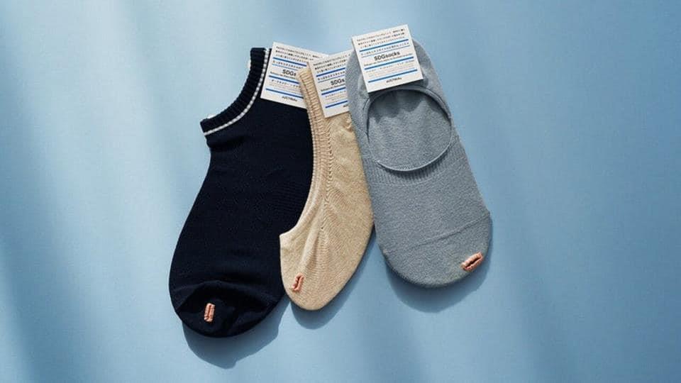 Японский дизайнер создал носки с дыркой для большого пальца
