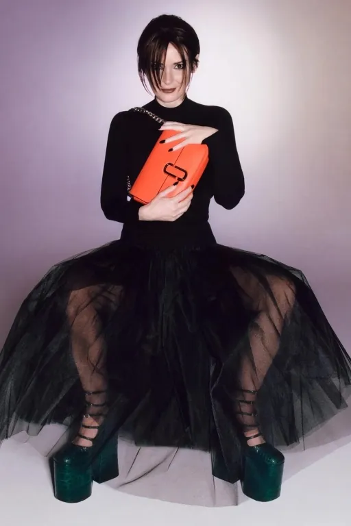 Вайнона Райдер снялась в кампании новой сумки Marc Jacobs Вайнона Райдер снялась в кампании новой сумки Marc Jacobs