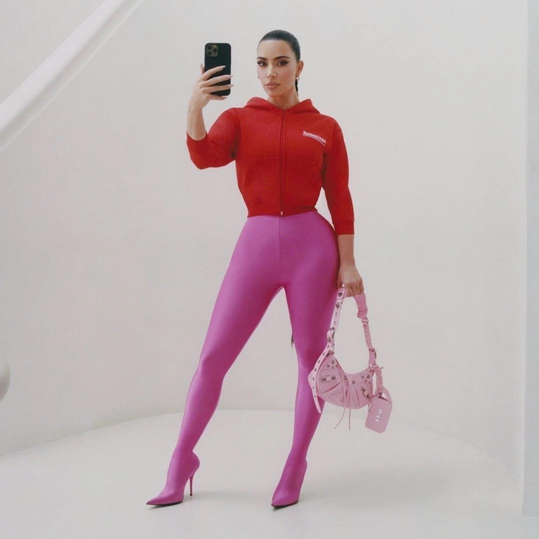 Ким Кардашьян снялась в новой кампании Balenciaga