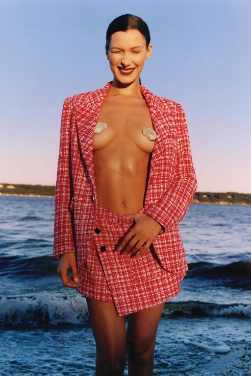 Белла Хадид снялась в кампании весенне-летней коллекции Self-Portrait