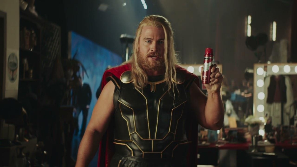 Люк Хэмсворт сыграл фальшивого Тора в рекламе Old Spice