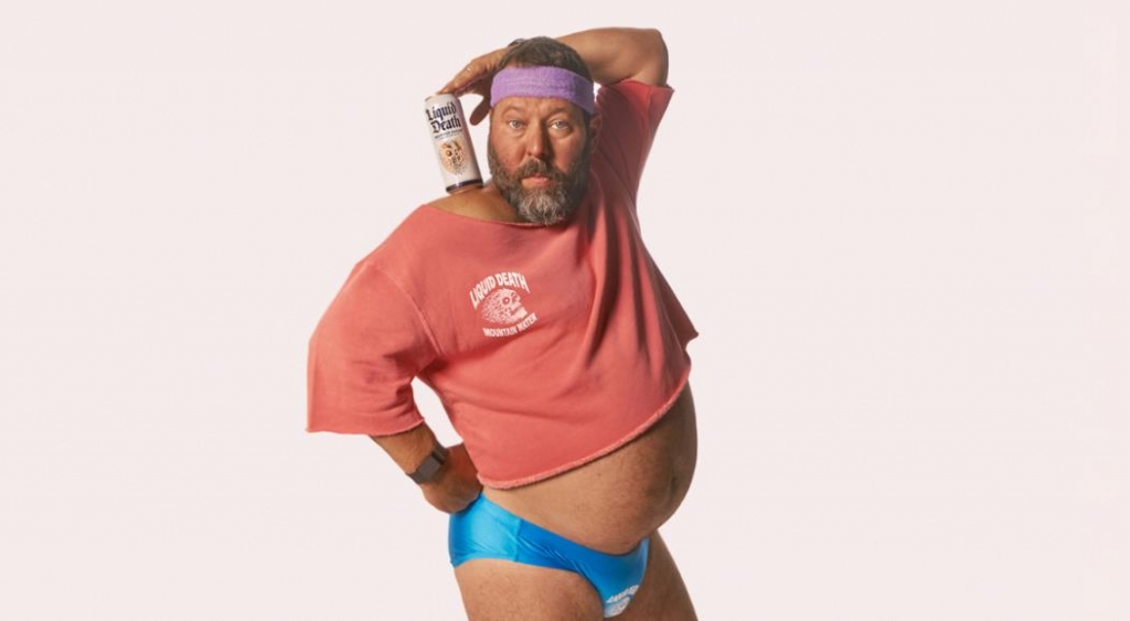 Американский стендап-комик снялся в рекламном ролике в стиле фитнес-видео 80-х