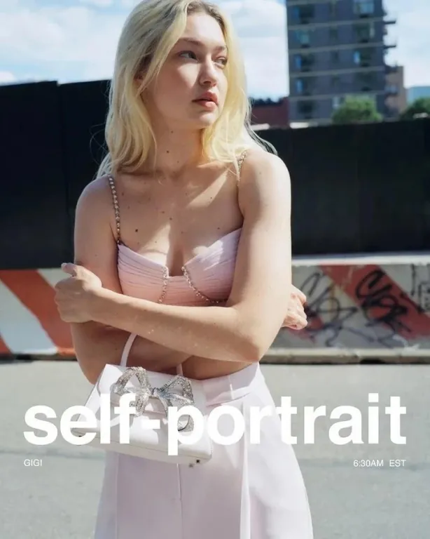 Джиджи Хадид стала лицом новой кампании Self-Portrait Джиджи Хадид стала лицом новой кампании Self-Portrait