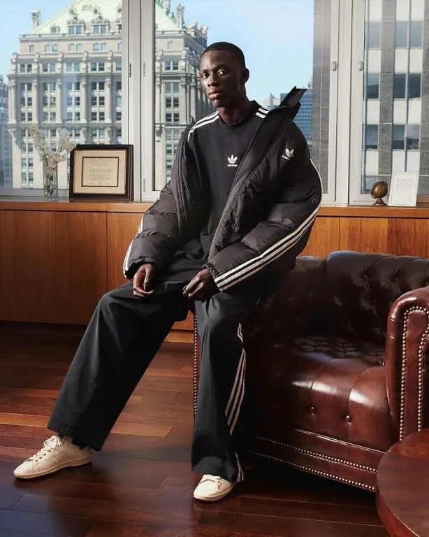 Изабель Юппер и Белла Хадид снялись в кампании Balenciaga x Adidas Изабель Юппер и Белла Хадид снялись в кампании Balenciaga x Adidas