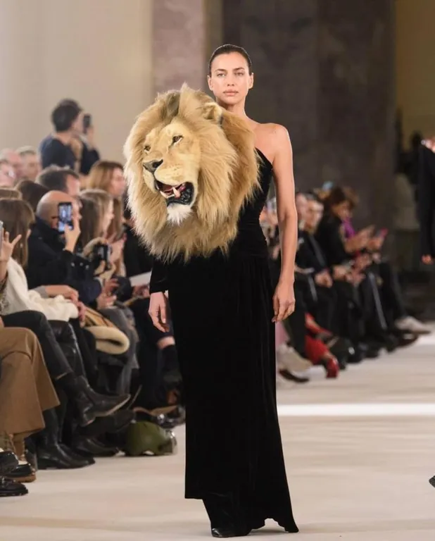 Зоозащитники ополчились на бренд Schiaparelli