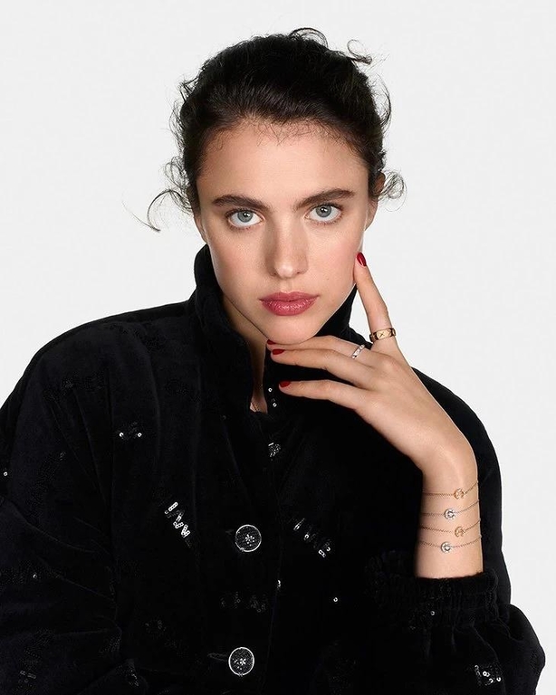 Chanel показал новую кампанию ювелирной серии Coco Crush